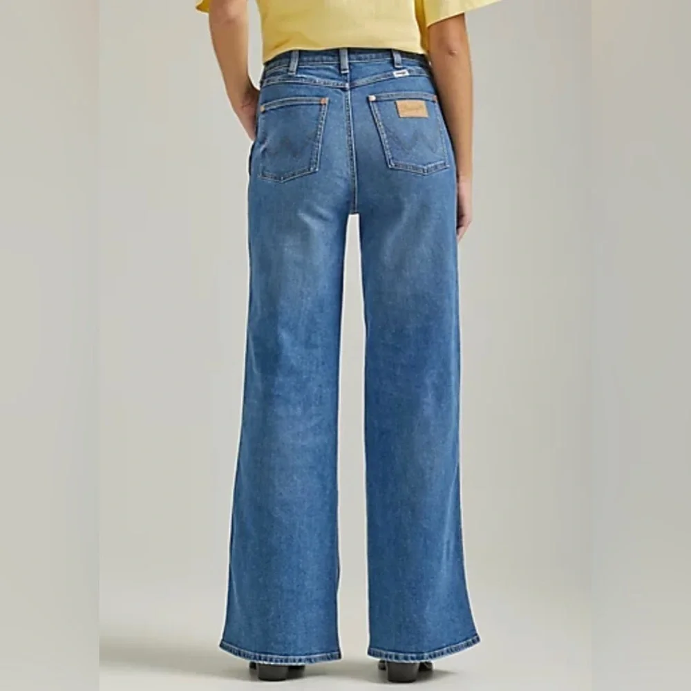 Wrangler Bonnie Loose Flare Jean 30x32